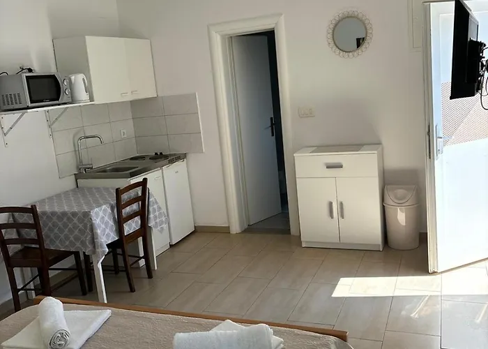 Small House Гостевой дом Биоград-на-Мору