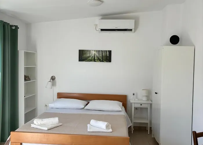 Small House Биоград-на-Мору